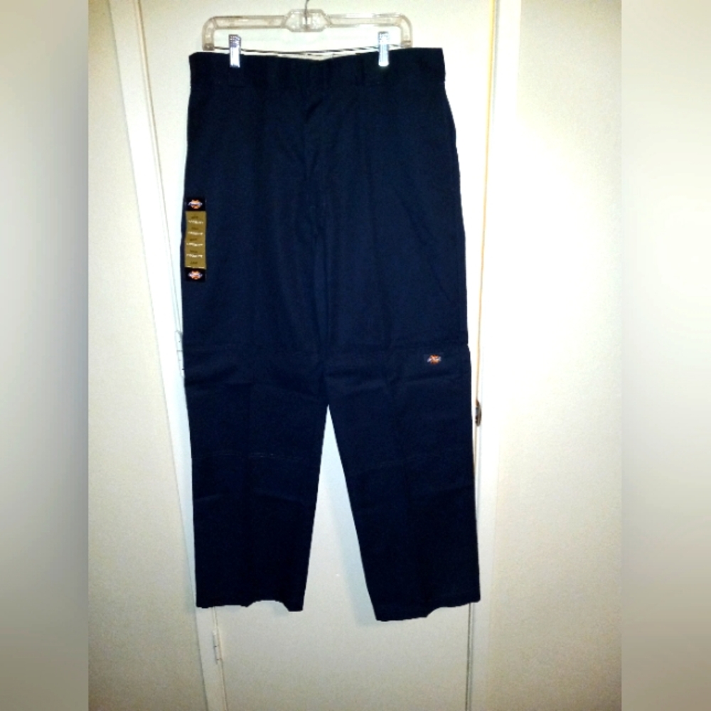 Dickies loose fit size 36x32 color navy blue